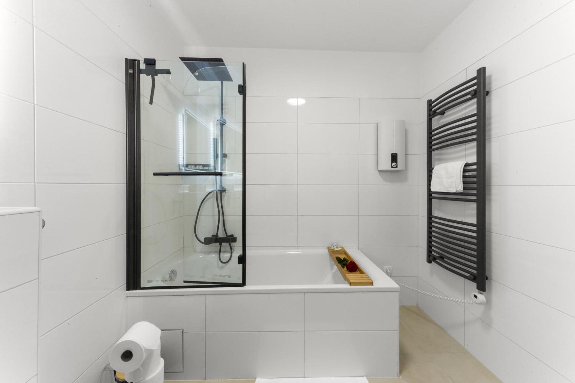 מולהיים אן דר רור Vinful: Premium-Apartment Mit Balkon Und Parkplatz מראה חיצוני תמונה